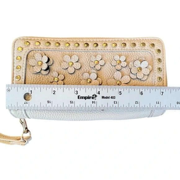 Under One Sky Wristlet Ivory with leather flower cut outs - Picture 9 of 11